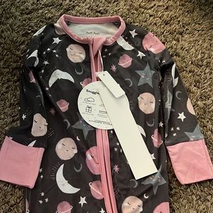 NEW little sleepies 3/6 zippy. To the moon and back